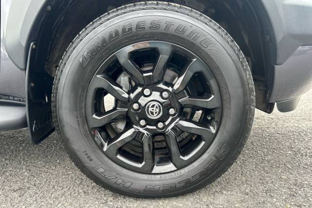 2025 Toyota Hilux Invincible X D/Cab Pick Up 2.8 Hybrid 48V Auto