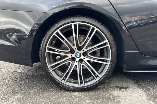 2019 BMW 5 Series 2.0 520d M Sport 4dr Auto