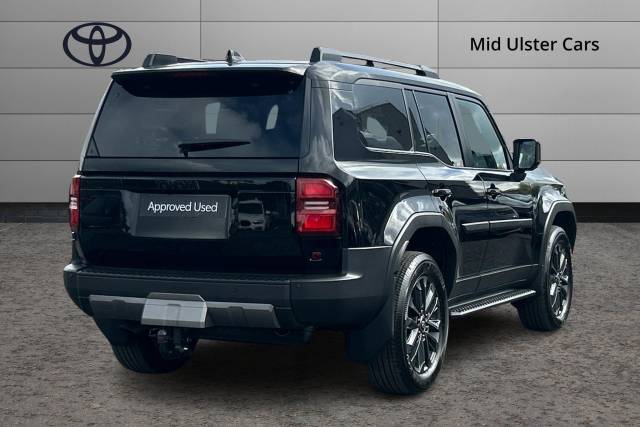 2025 Toyota Land Cruiser 2.8 D-4D 204 Invincible 5dr Auto 7 Seats