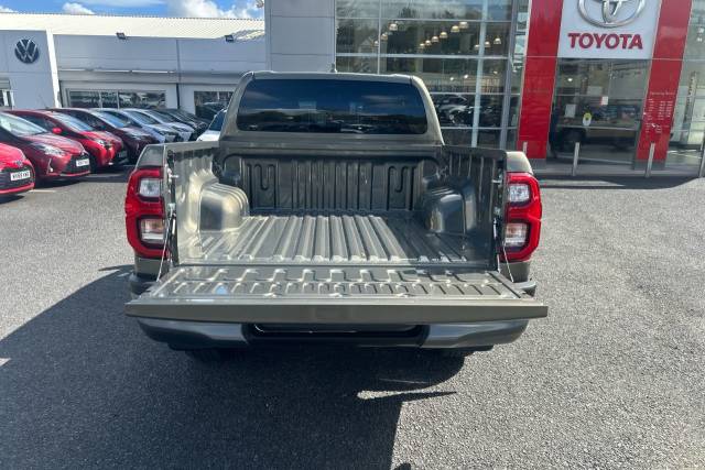 2025 Toyota Hilux Invincible X 2.8 D-4D