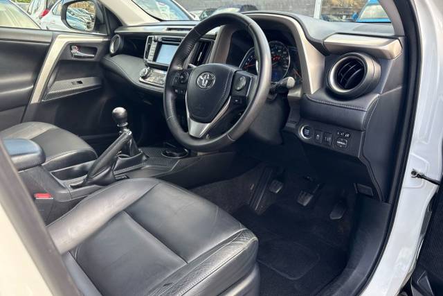 2014 Toyota Rav-4 2.2 D-4D Invincible 5dr