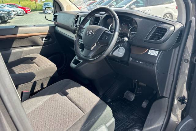 2022 Toyota Proace Verso 2.0D 180 Family Medium 5dr Auto [8 speed]