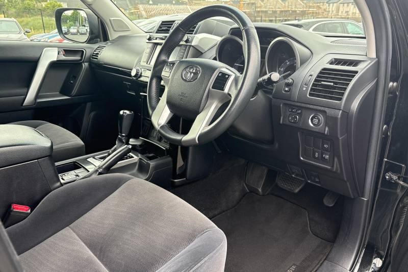2017 Toyota Land Cruiser