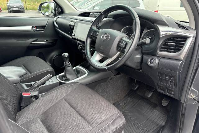 2021 Toyota Hilux Invincible D/Cab Pick Up 2.4 D-4D