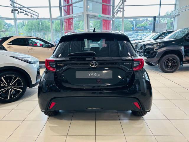 2025 Toyota Yaris Design 1.5 CVT Hybrid Auto