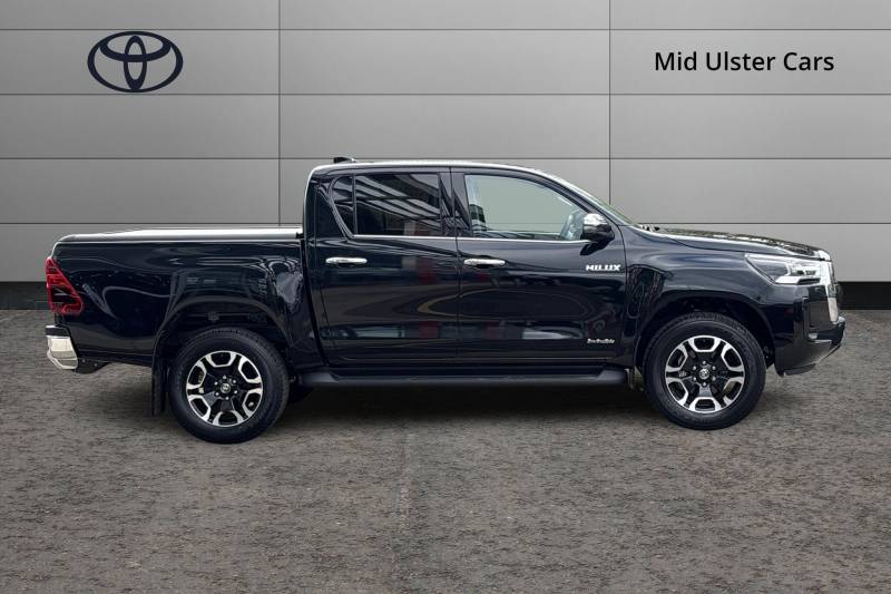 2025 Toyota Hilux