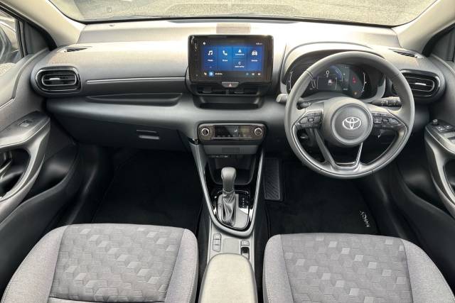 2025 Toyota Yaris Design 1.5 CVT Hybrid Auto