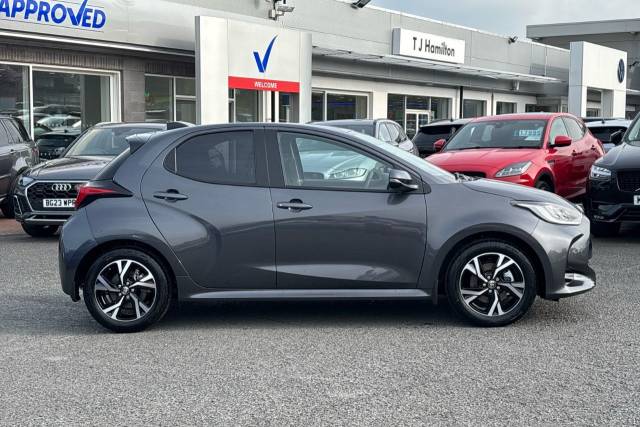 2025 Toyota Yaris Design 1.5 CVT Hybrid Auto
