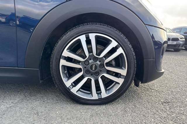 2017 Mini Hatch 1.5 Cooper Seven 3dr