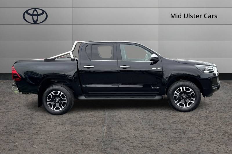 2025 Toyota Hilux