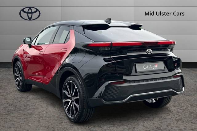 2025 Toyota C-HR GR Sport 2.0 Plug-In Hybrid