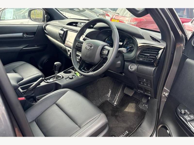 2025 Toyota Hilux