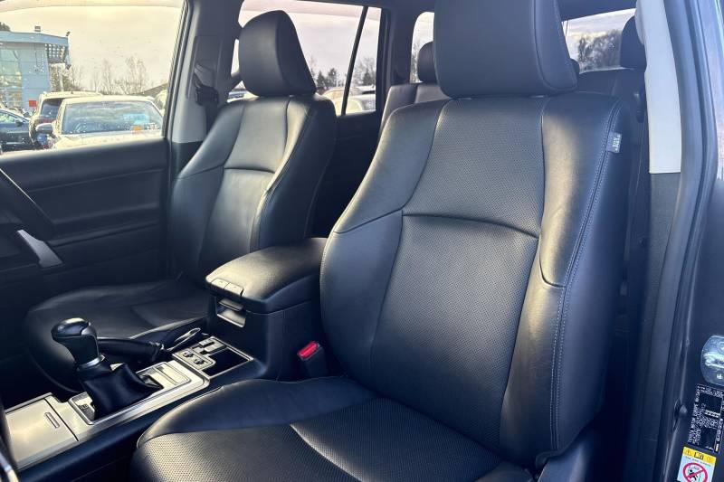 2018 Toyota Land Cruiser