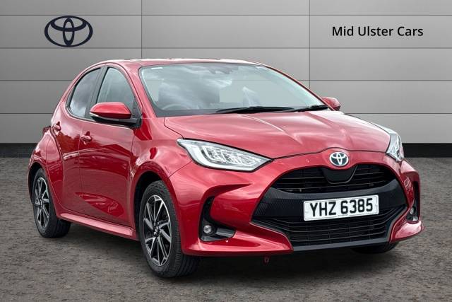 Toyota Yaris 1.5 Hybrid Design 5dr CVT Hatchback Petrol/Electric Hybrid RED