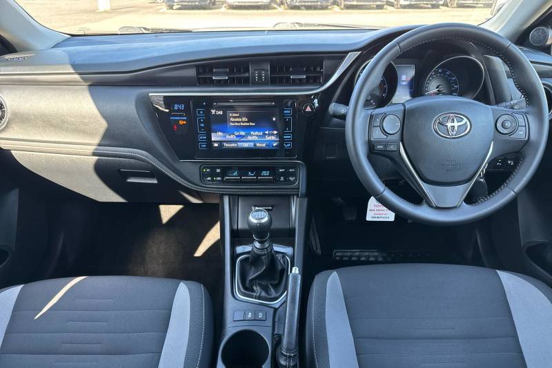 2016 Toyota Auris
