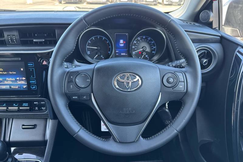 2016 Toyota Auris