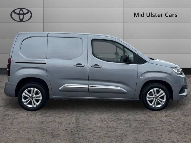 2022 Toyota Proace City 1.5D 100 Design Van [6 Speed]