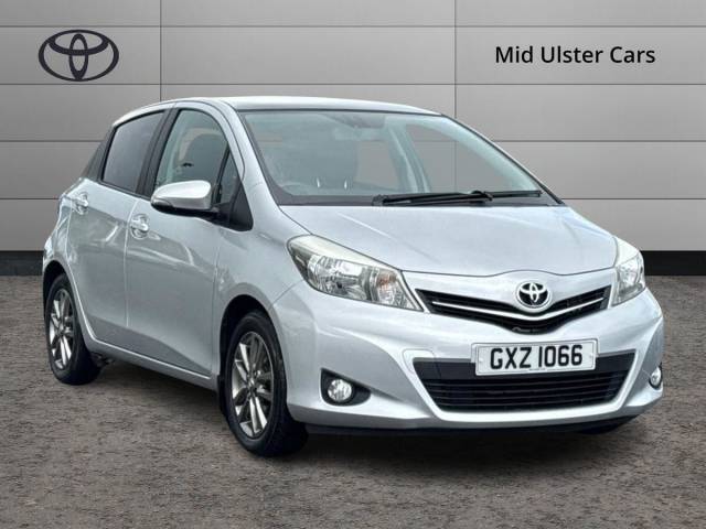 Toyota Yaris 1.33 VVT-i Icon+ 5dr Hatchback Petrol SILVER