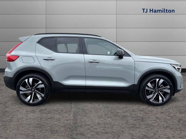 2025 Volvo XC40 2.0 B4P Plus Dark 5dr Auto
