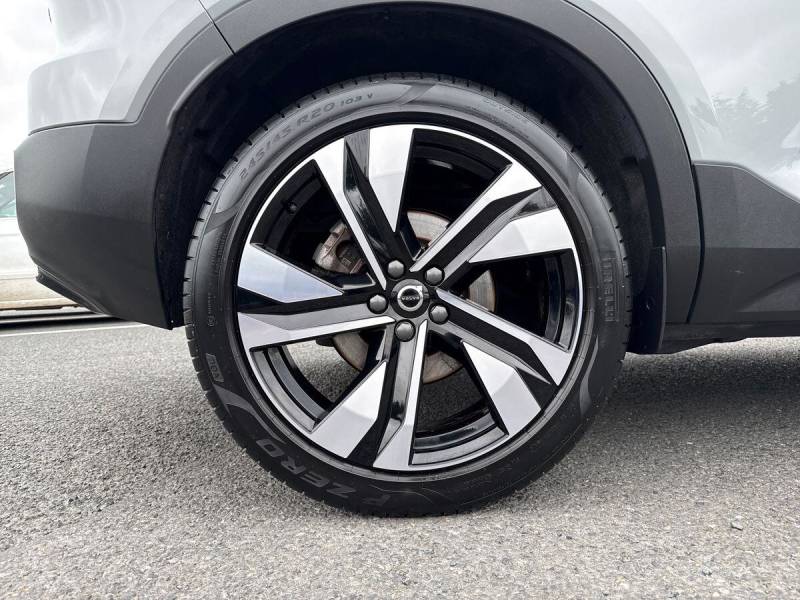 2025 Volvo XC40