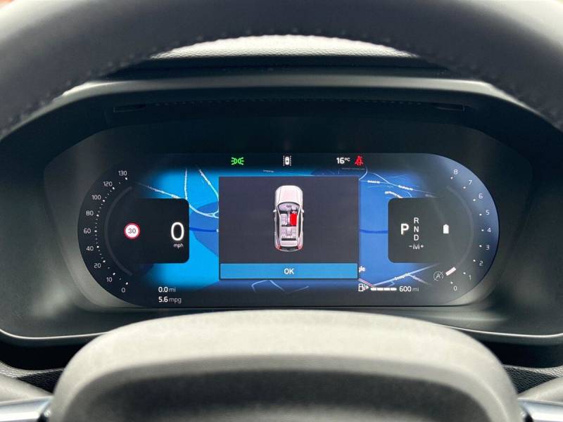 2025 Volvo XC40