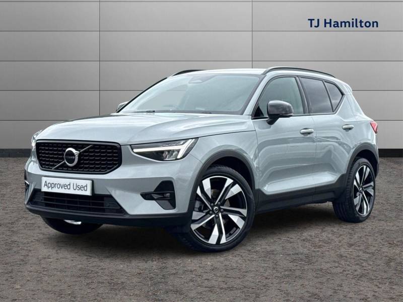 2025 Volvo XC40
