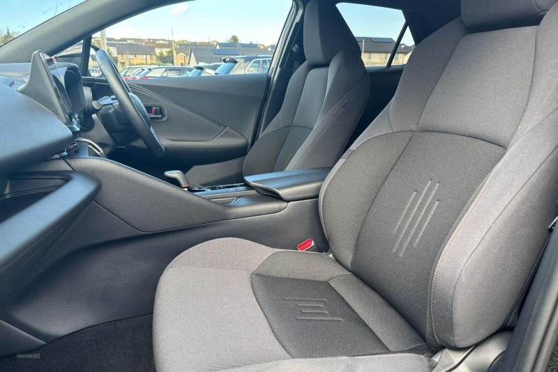 2025 Toyota C HR