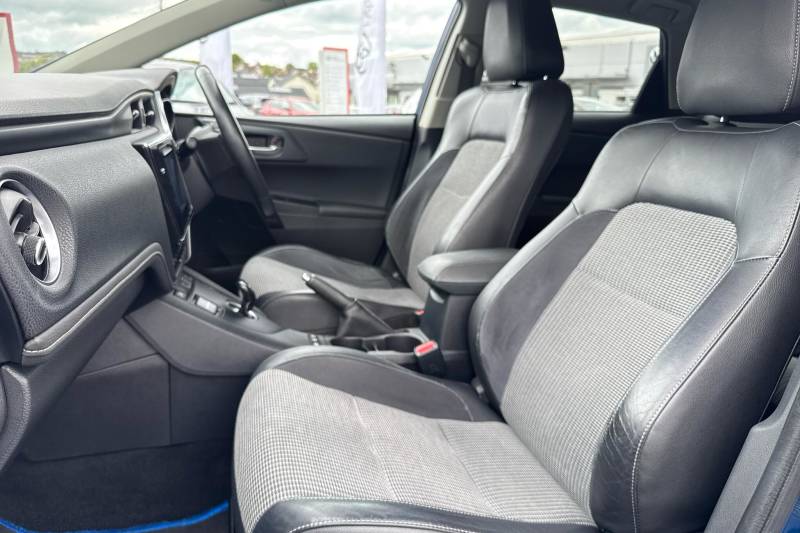 2017 Toyota Auris