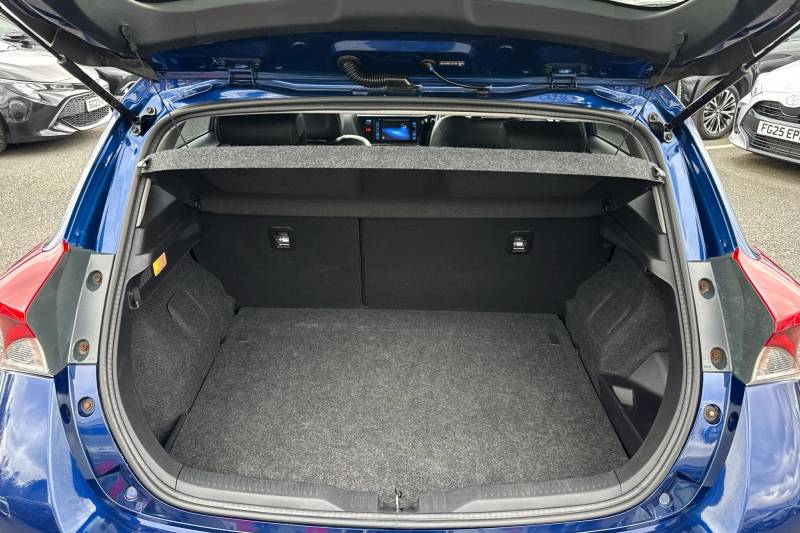 2017 Toyota Auris