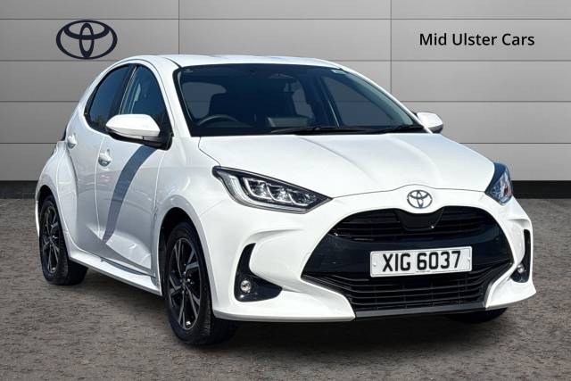 Toyota Yaris 1.5 Hybrid Design 5dr CVT Hatchback Petrol/Electric Hybrid WHITE