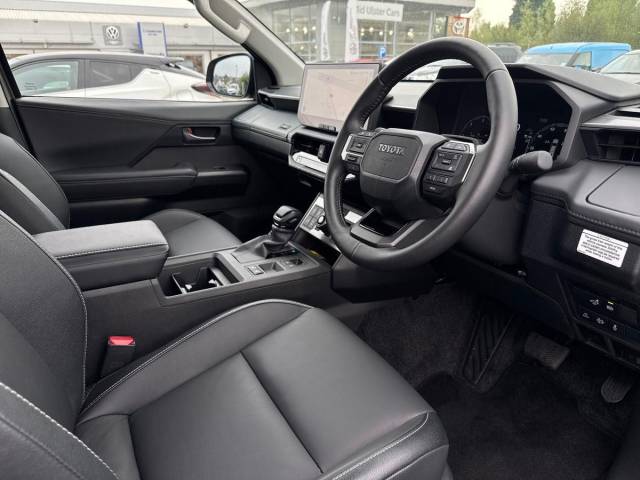 2026 Toyota Hilux Invincible 2.8 D-4D 48V Double Cab Auto
