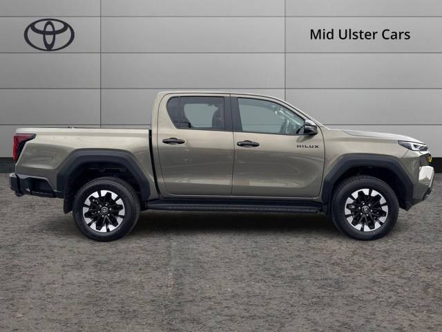 2026 Toyota Hilux Invincible 2.8 D-4D 48V Double Cab Auto