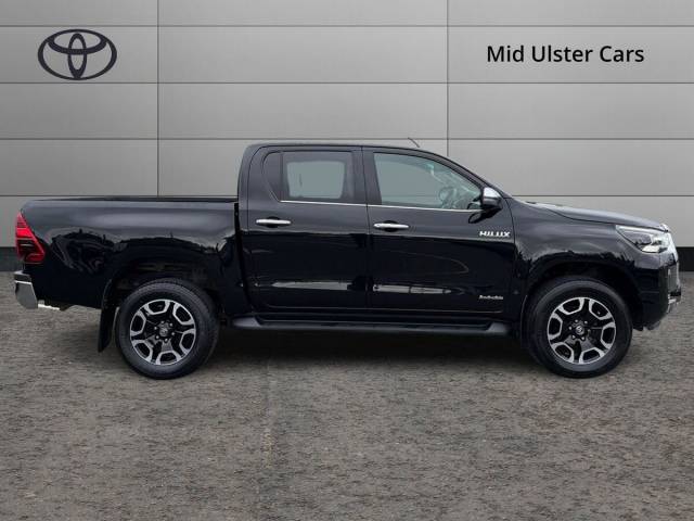 2021 Toyota Hilux Invincible D/Cab Pick Up 2.8 D-4D