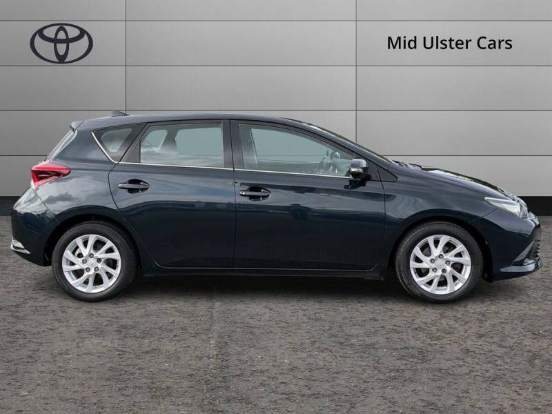 2016 Toyota Auris