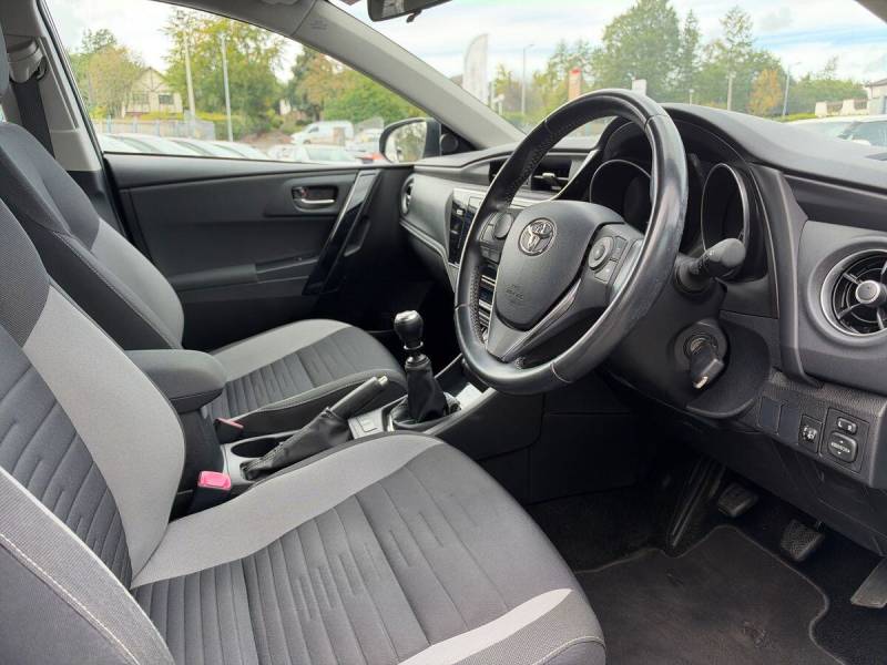 2016 Toyota Auris