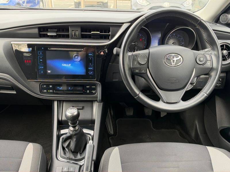 2016 Toyota Auris