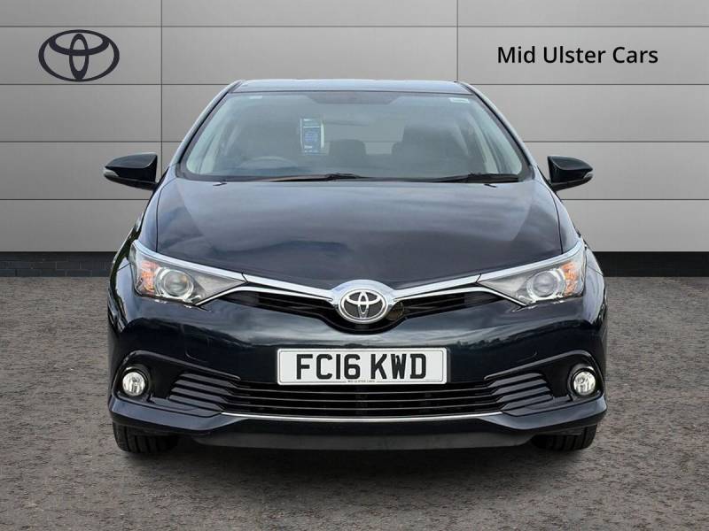 2016 Toyota Auris