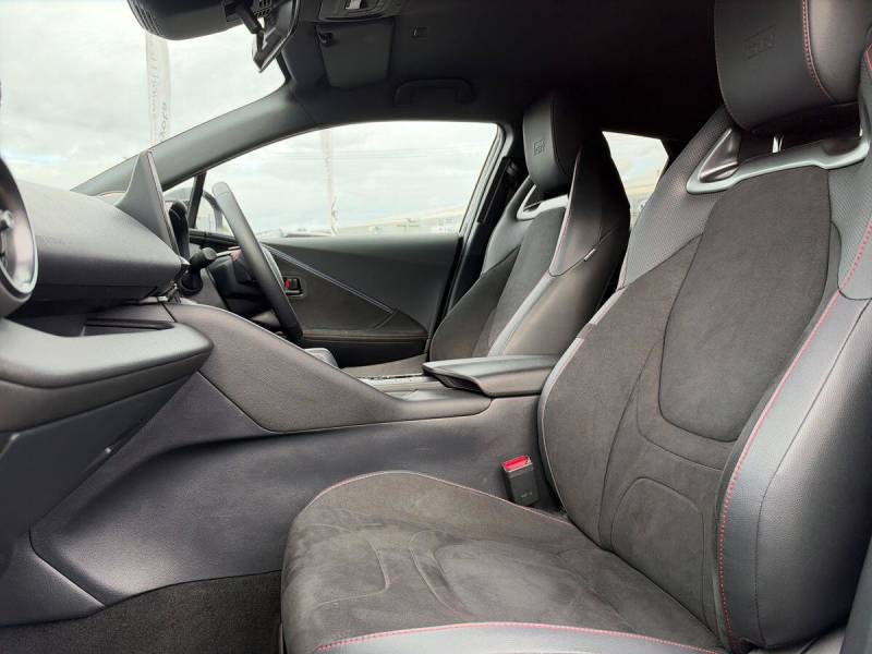 2025 Toyota C HR