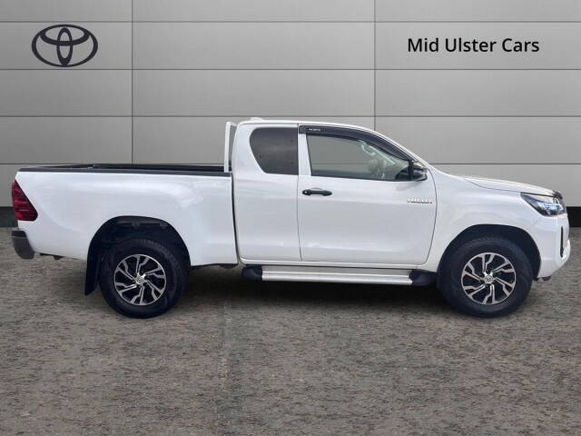 2022 Toyota Hilux Active Extra Cab Pick Up 2.4 D-4D