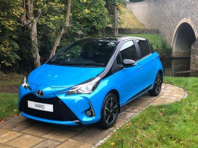 Yaris 1.5 VVT Design Bi-Cyan