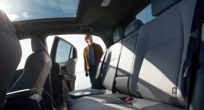 Toyota C-HR Plus - Interior