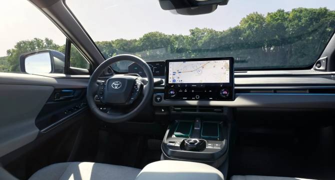 Toyota C-HR Plus - Interior