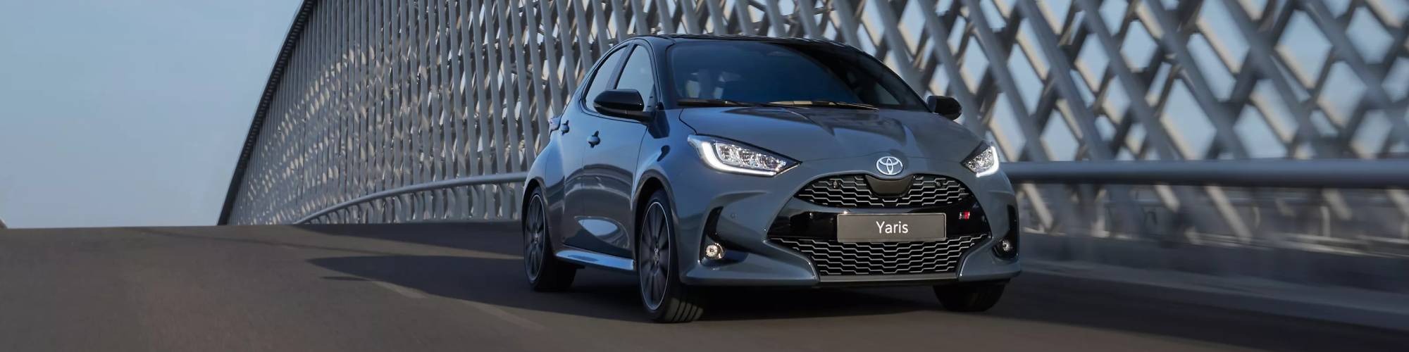 toyota yaris Banner