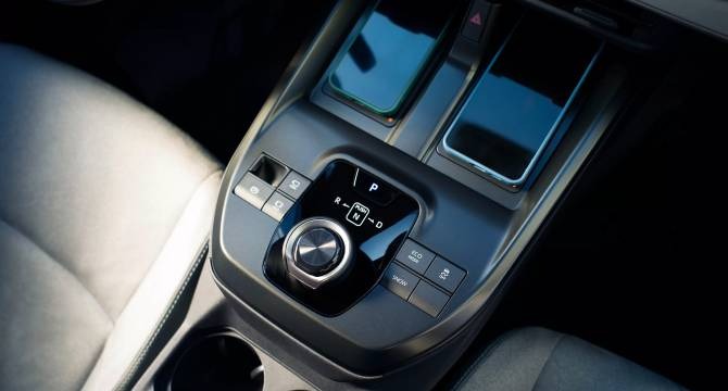 Toyota C-HR+ - Interior