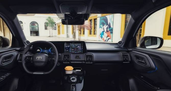 Toyota Urban Cruiser - Interior